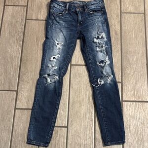 Women’s American eagle distressed jean